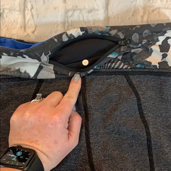 Lululemon grey cropped leggings sz 4. Like new. - Picture 5 of 6